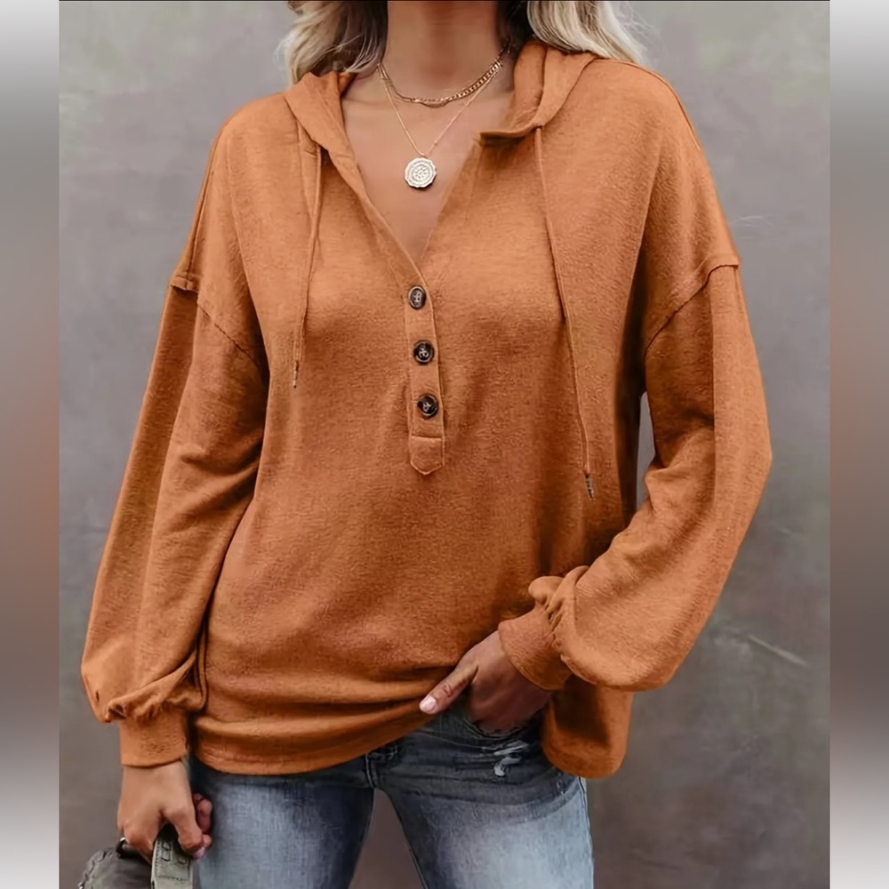 🆕 long sleeve v-neck top with hood